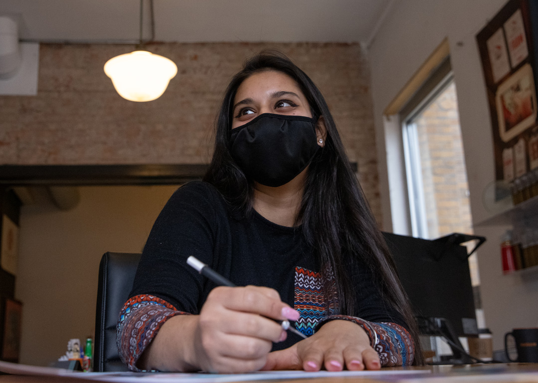 Student wearing mask at internship